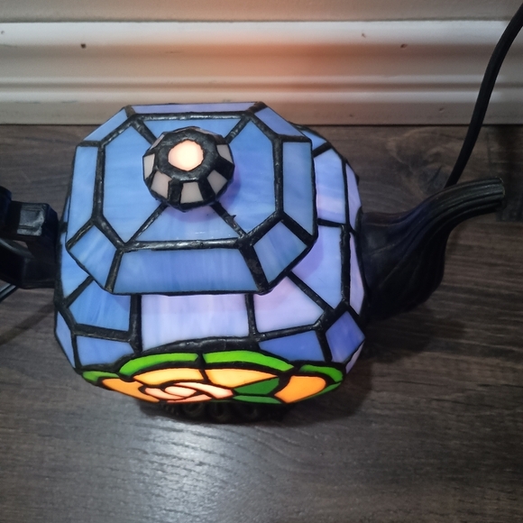 Vintage Tiffany Style Floral Stained Glass Tea Pot Table Lamp By Cheyenne Decor - Picture 8 of 8
